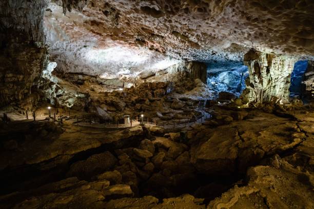 istock this is an image of a cave that is very large 1499920947