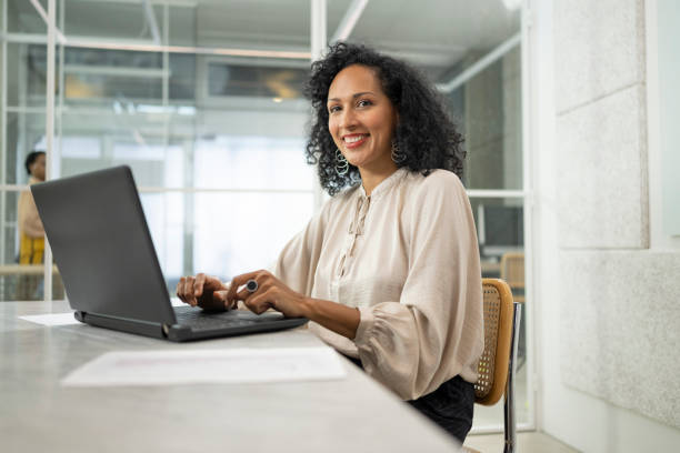 istock Businesswoman using laptop 1499938105