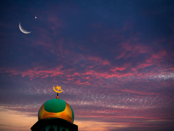 석양에 초승달 별이 있는 모스크 돔, 무바라크 무하람 라마단, 이드 아다 카림 - gulf of suez 뉴스 사진 이미지