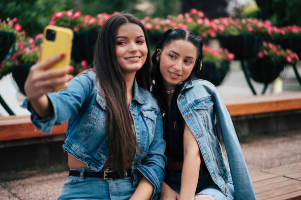 istock Two girls taking selfie 1499991979