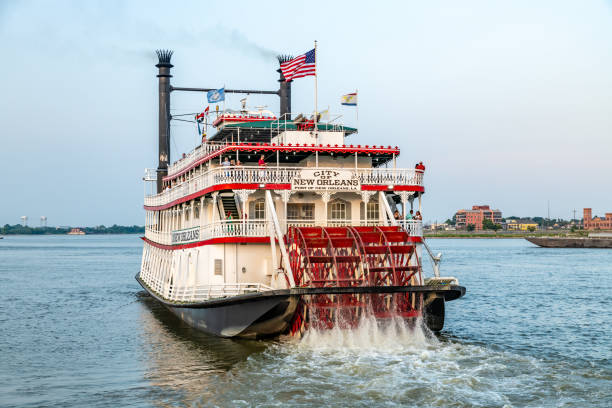 뉴올리언스에서 미시시피의 외륜선 - new orleans steamboat orleans new 뉴스 사진 이미지
