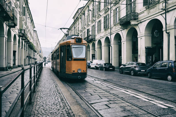 istock Vintage Street Car. 1500057583