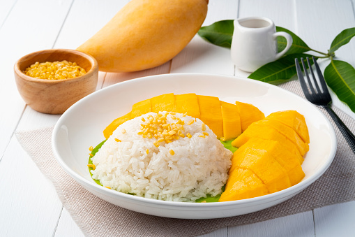 Thai Sweet Sticky Rice with Mango (Thai Dessert),Khao Niew Ma Muang