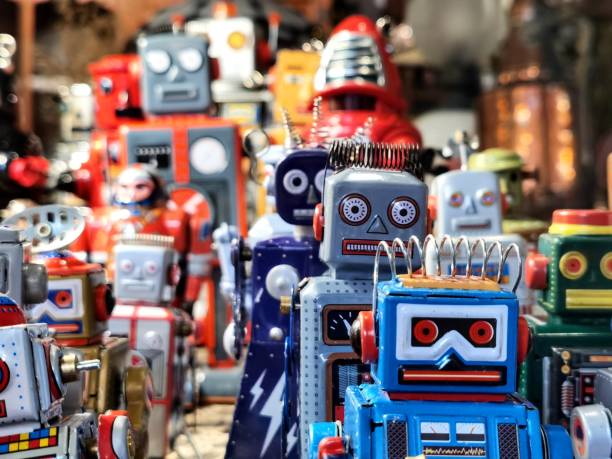 istock Old robot toys 1500092692