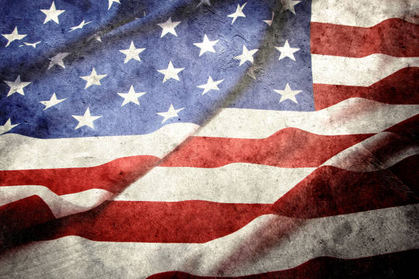 grunge amerikanische flagge - american flag stock-fotos und bilder