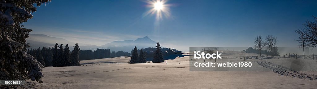 Winter Landschaft XXL-Panorama mit Sonne in der Mitte - Lizenzfrei Tierspur Stock-Foto