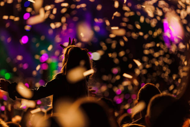istock Confetti concert with kids 1500211205