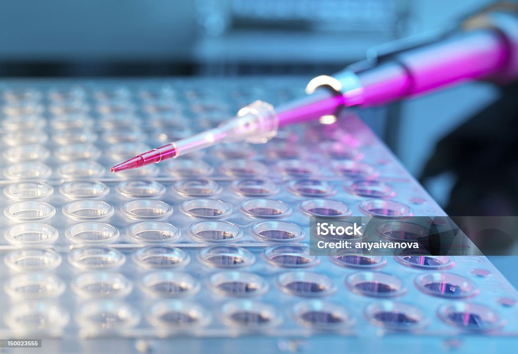 Ferramentas para PCR amplificação de DNA - Foto de stock de Instrumento PCR royalty-free