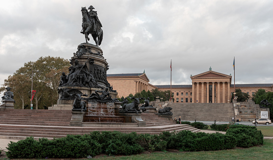 Philadelphia, Pennsylvania - September 30, 2019: Washington Monument Fountain and Philadelphia Museum Of Art in Background. Pennsylvania