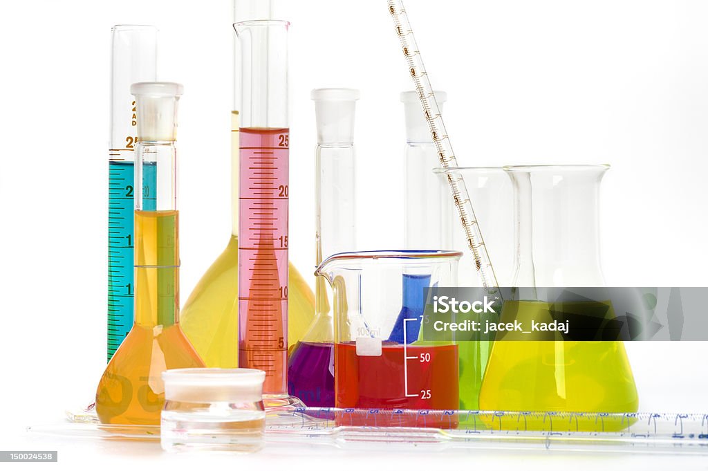 Reagenti chimici fiaschi con - Foto stock royalty-free di Analizzare