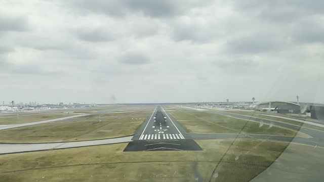 Approach and Landing at Frankfurt Airport (Aircraft POV)