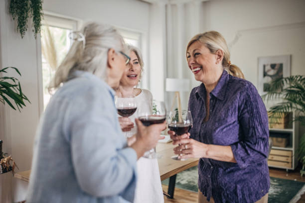 istock Female friends 1500288855