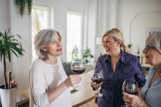 istock Female friends at home 1500289361