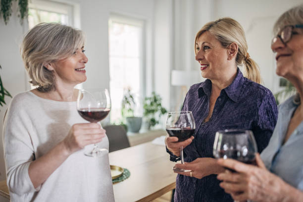 istock Female friends at home 1500290249