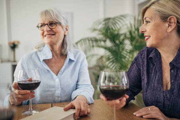 istock Women in book club 1500324248