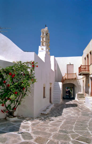 istock view of a Cycladic alley 1500360976