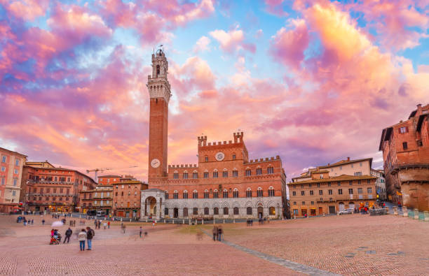 istock Piazza del Campo in Siena 1500363046