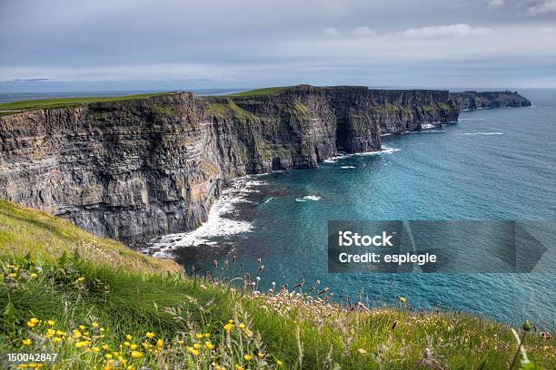 Cliffs Of Moher En Irlanda Irlanda Foto de stock y más banco de imágenes de Acantilados de Moher - Acantilados de Moher, Acantilado, Aire libre
