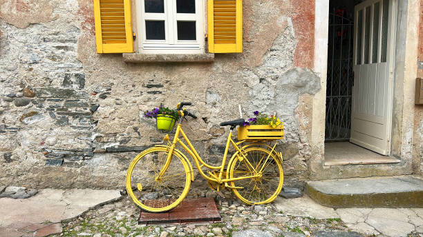 istock Yellow old bike. Color image 1500432491