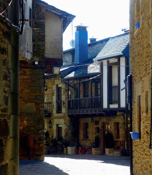 istock Puebla de Sanabria streets, Zamora, Spain 1500440276