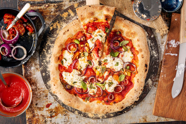 istock Red Onion and Tomato Pizza with Burrata 1500523452