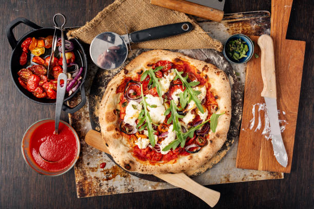 istock Red Onion and Tomato Pizza with Burrata 1500523535