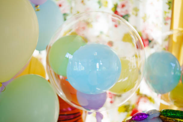 istock Aerodesign. Decorating a children's party with balloons 1500573380