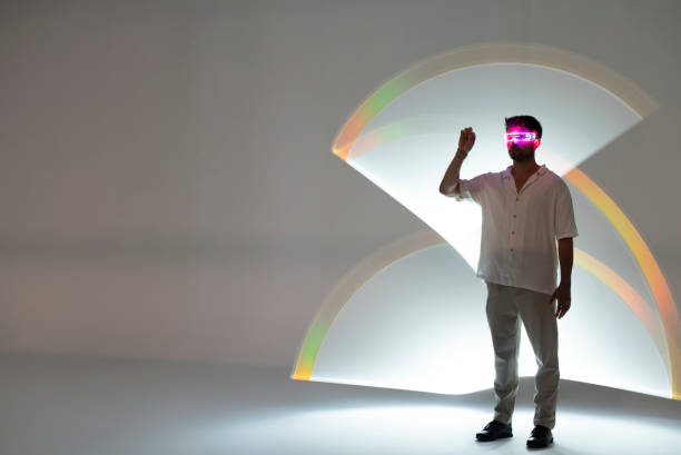 istock Young man wearing AR glasses 1500583573