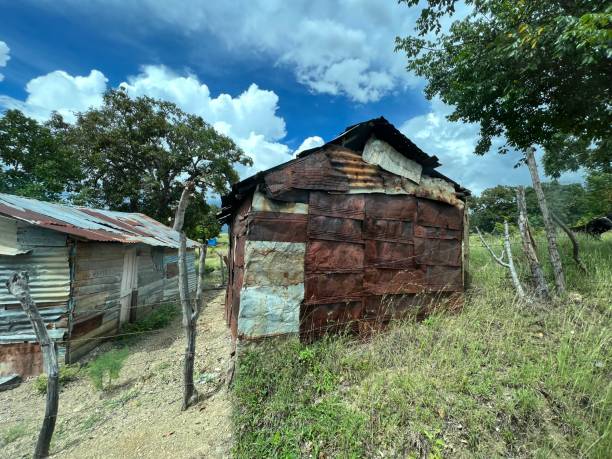 istock Dilapidated country house 1500614261