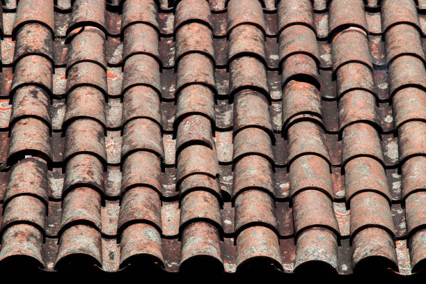 istock Architecture background. Closeup of a colonial tile roo 1500625559