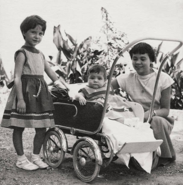 istock Family in 1954. 1500631442