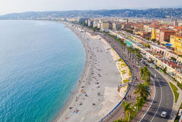 panorama aereo di nizza, sud della francia - city of nice france french riviera promenade des anglais foto e immagini stock