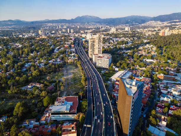 istock Morning traffic at Mexico City 1500645421