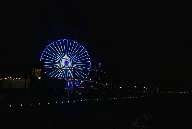 grande roue de los angeles - ferris wheel santa monica pier santa monica wheel photos et images de collection