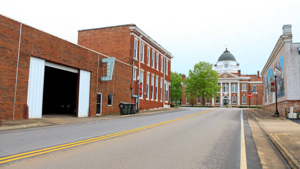 The townscape of Blakely, Georgia with the courthouse building