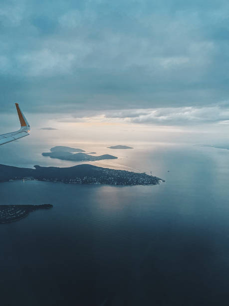 Área de Estambul vista desde un avión, sobre el Mar de Mármara - foto de stock