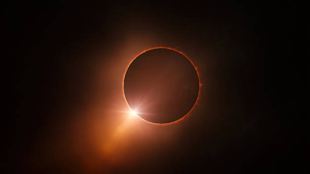 totale sonnenfinsternis - diamantringeffekt - eclipse stock-fotos und bilder