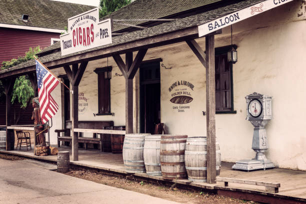 カリフォルニア州サンディエゴ旧市街の通りにある古い葉巻店 - house san diego california old town architecture ストックフォトと画像