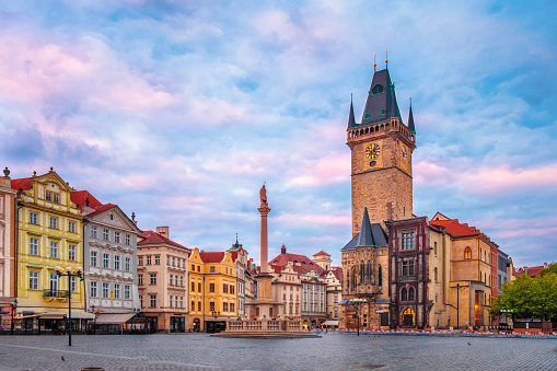 Edificios históricos de la Plaza de la Ciudad Vieja de Praga photo