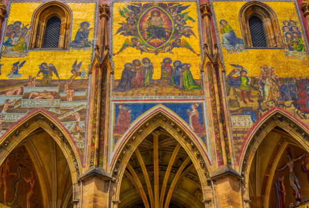 facade of  st. vitus cathedral in prague - st vitus katedrali stok fotoğraflar ve resimler