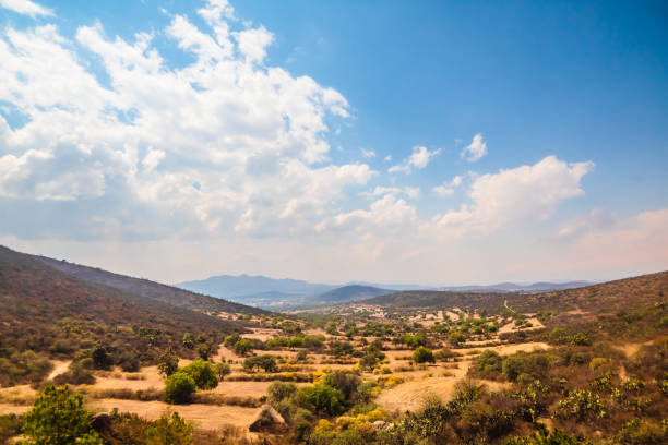 istock Mountains and field in Santiago Tepeyahualco Hidalgo 1500979215