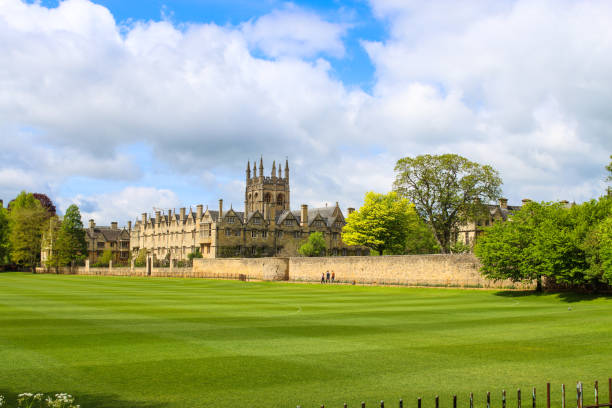 istock Nice building in a lovely park in Oxford 1500983106