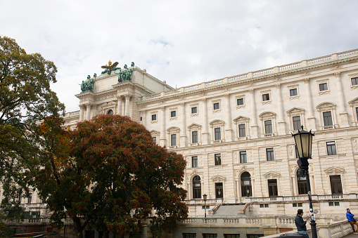 In October 2014, tourists could admire the beautiful architecture of Hofburg palace in Vienna.
