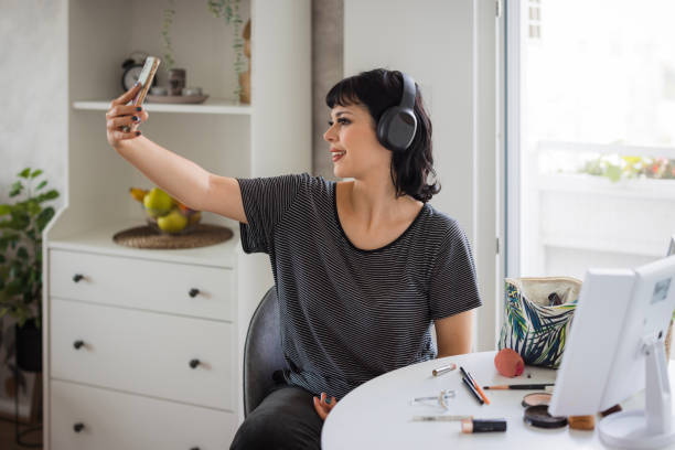 istock Girl taking a selfie 1501096219