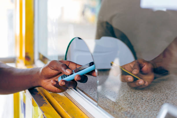 istock Cashless Transaction, Send and Receive Mobile Money 1501106255