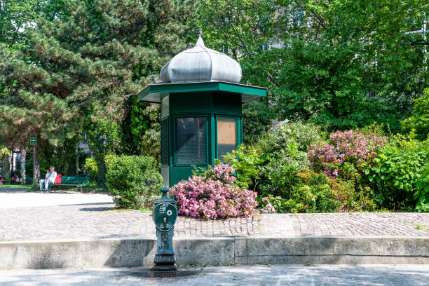 Kiosk in a Parisian park, \