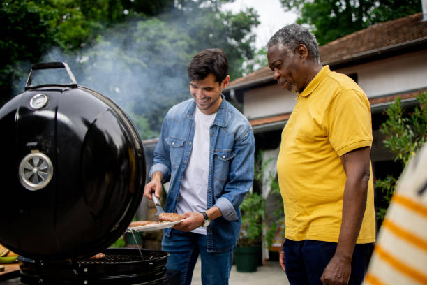 istock Family is preparing a barbecue outside 1501137947
