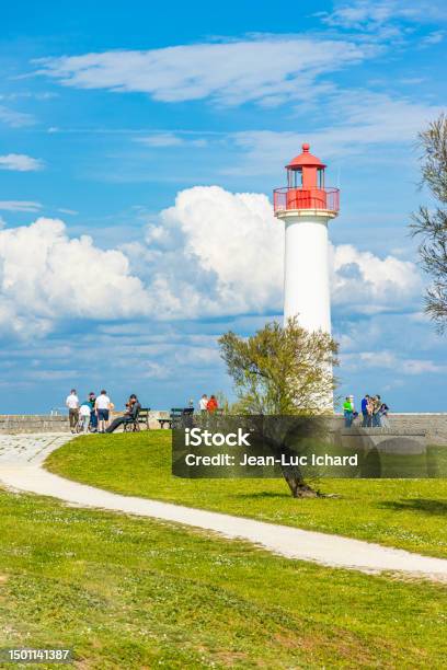 Parc De La Barbette Park Und Roter Leuchtturm In Saintmartinderé Stockfoto und mehr Bilder von Île de Ré
