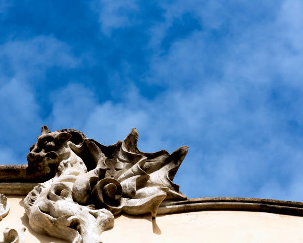 istock winged dragon on the cornice of the building 1501148618
