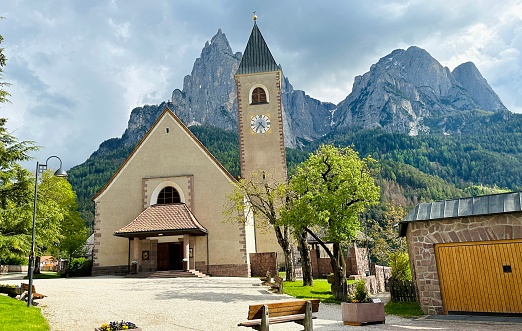 Seis am Schlern, catholic church and the mountains